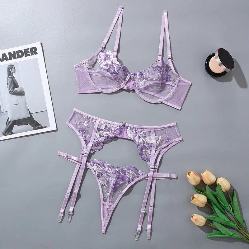 conjunto-lenceria-erotica-encaje-bordado-floral-liguero-violeta